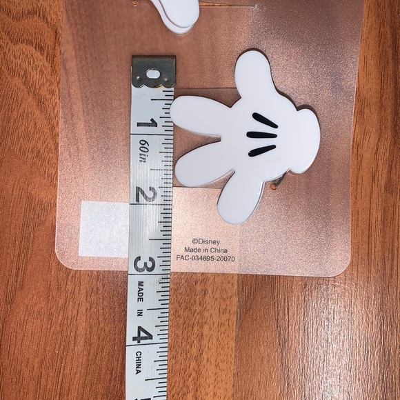 NWT Disney Mickey Mouse Glove Clips - Picture 2 of 4